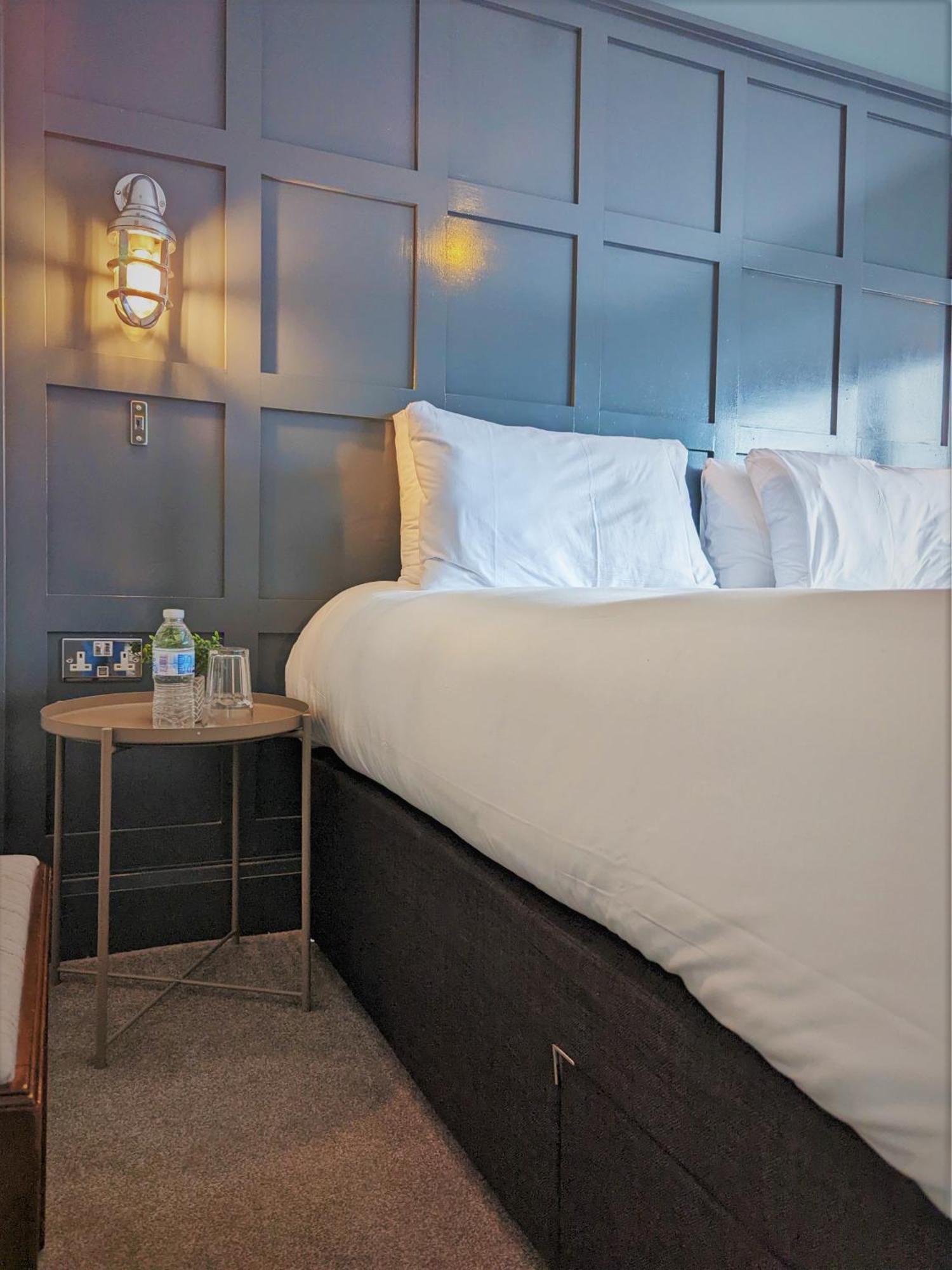 Stamford Guest House, 3 Min Walk To Lord St, With Parking & Perfect Getaway 4*